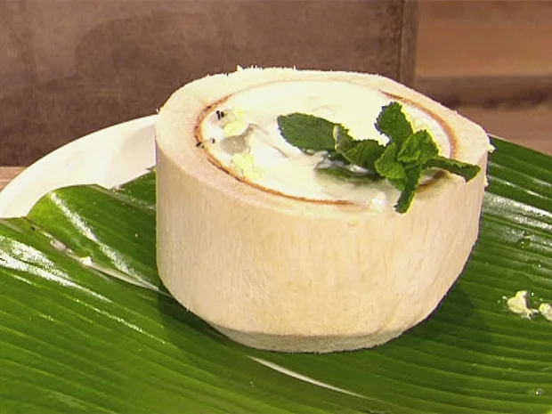 Gefüllte Kokosnuss mit Matcha (Sonja Kirchberger) - Rezept - Bild Nr. 2