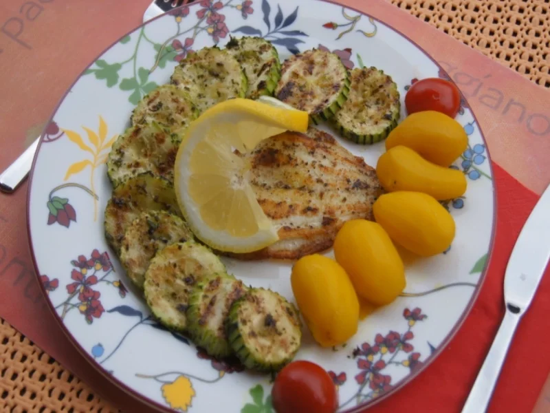 Rezept: Nordsee Schollenfilet mit Zucchini und Drillingen Bild Nr. 5851 Nordsee Schollenfilet mit Zucchini und Drillingen - Rezept - Bild Nr. 5851