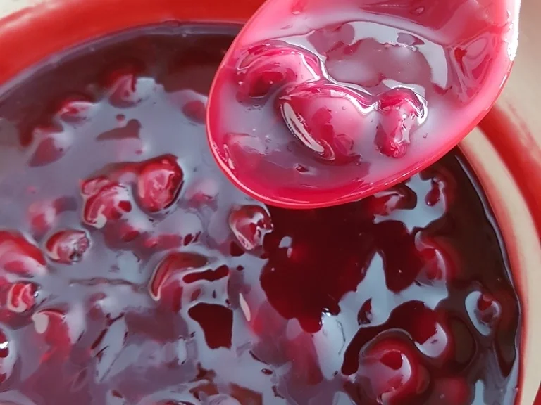 "Reisfladen" frisch geflückte Kirschen und Marzipankruste - Rezept - Bild Nr. 5846