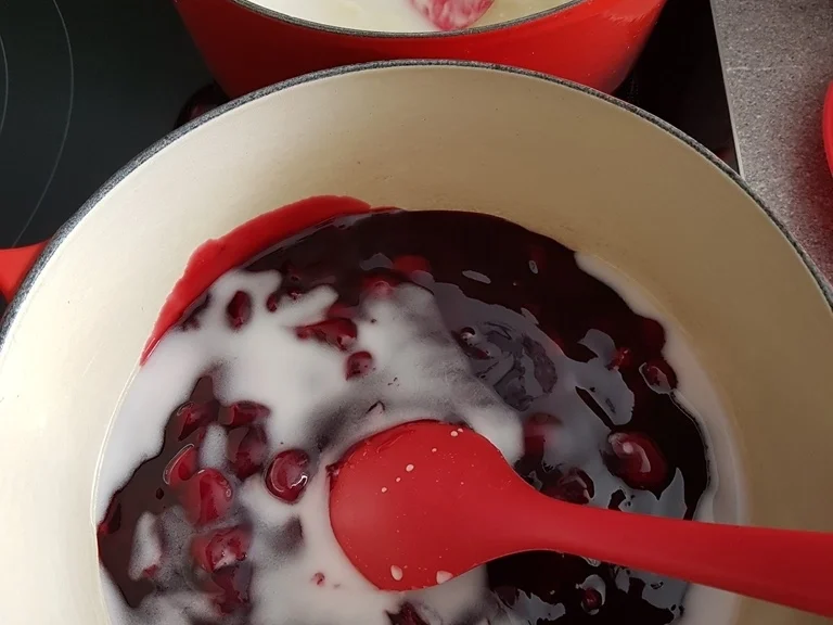 "Reisfladen" frisch geflückte Kirschen und Marzipankruste - Rezept - Bild Nr. 5847