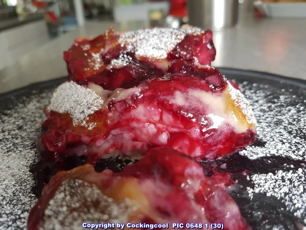 "Reisfladen" frisch geflückte Kirschen und Marzipankruste - Rezept - Bild Nr. 5865