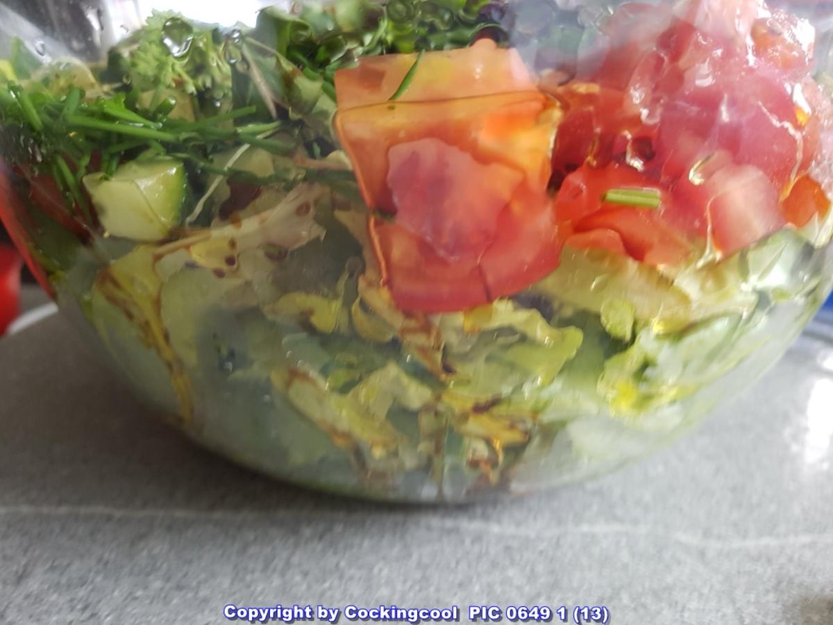 Einfach nur Salat (naja alles aus dem Garten) mit Brot Rezept