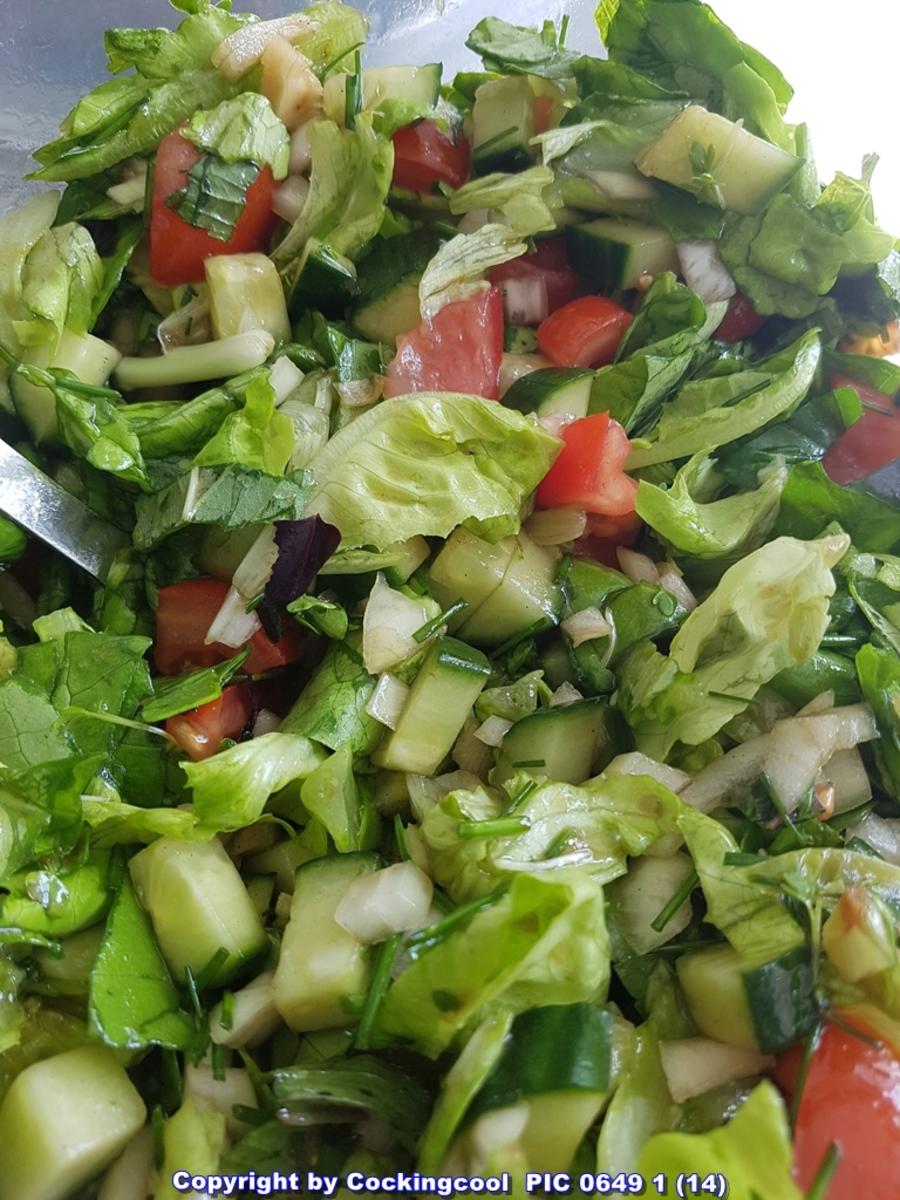Einfach nur Salat (naja alles aus dem Garten) mit Brot - Rezept - Bild Nr. 5857