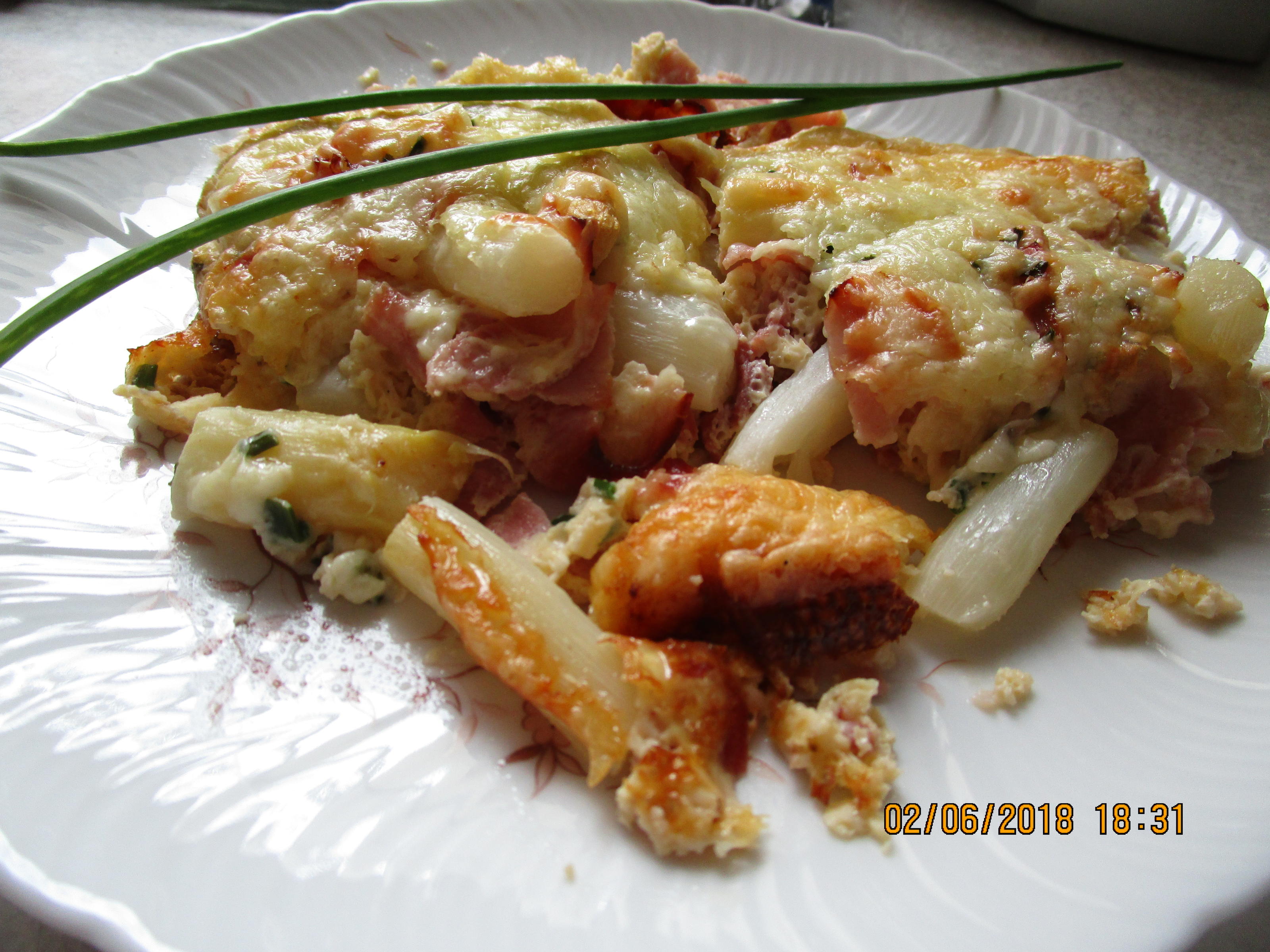 Bilder für Auflauf: Spargel mit Schinken und Käse-Sahne-Sauce - Rezept