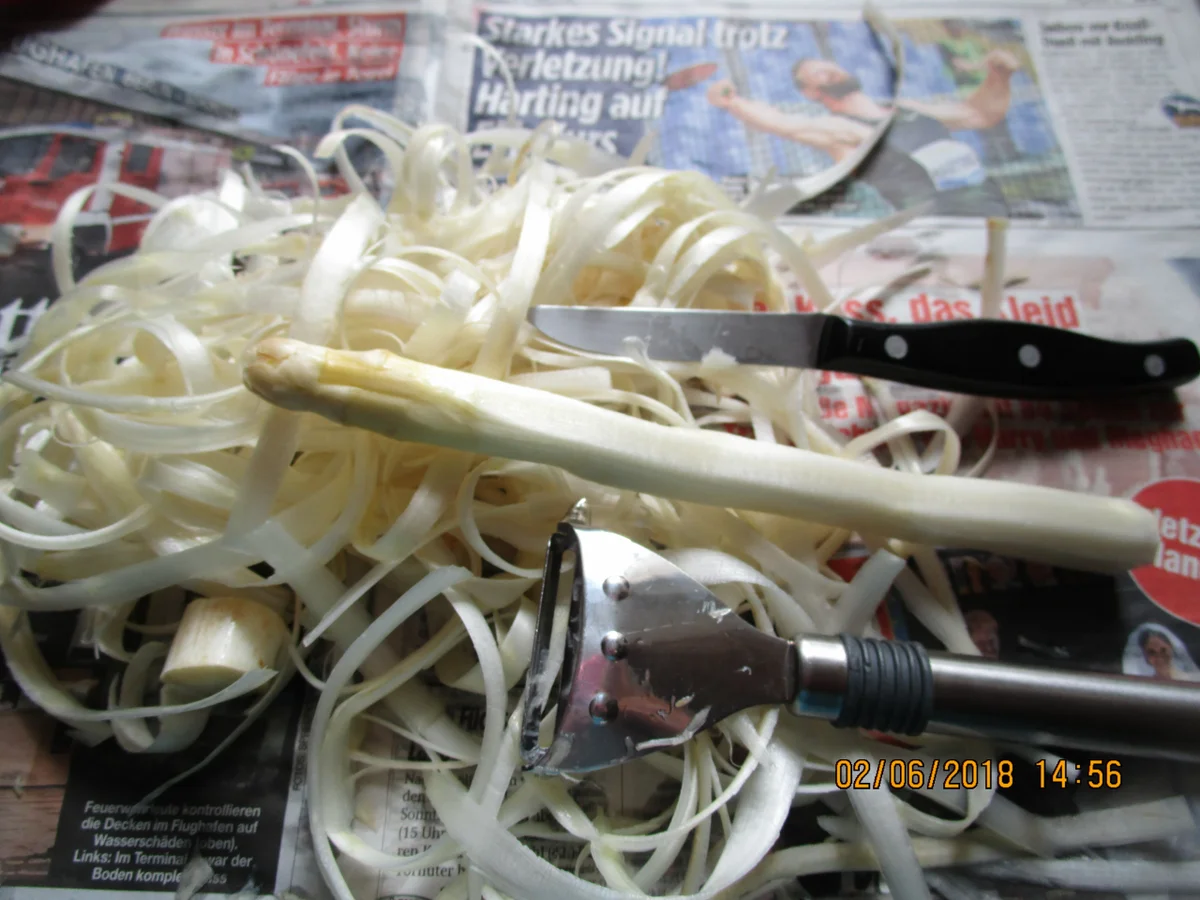 Rezept: Auflauf: Spargel mit Schinken und Käse-Sahne-Sauce Bild Nr. 5850 Auflauf: Spargel mit Schinken und Käse-Sahne-Sauce - Rezept - Bild Nr. 5850