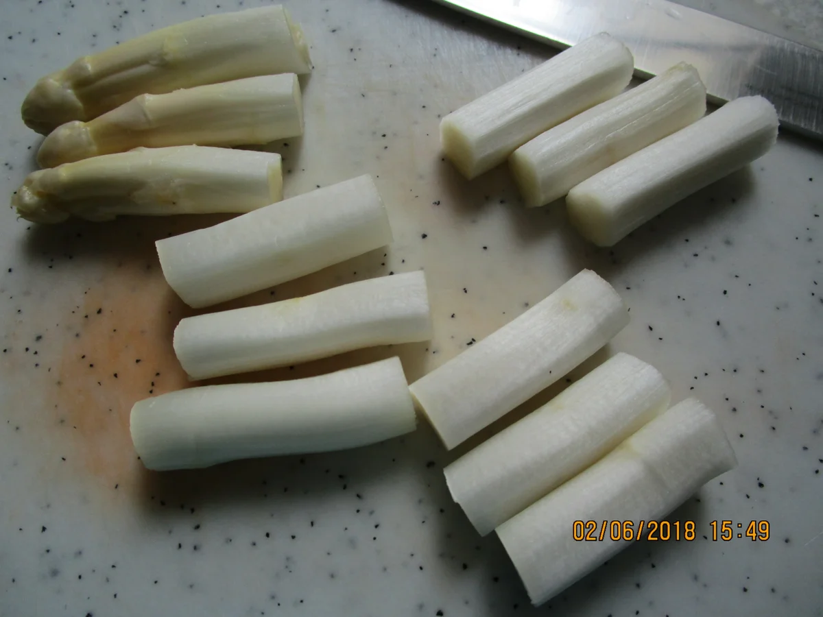 Rezept: Auflauf: Spargel mit Schinken und Käse-Sahne-Sauce Bild Nr. 5852 Auflauf: Spargel mit Schinken und Käse-Sahne-Sauce - Rezept - Bild Nr. 5852