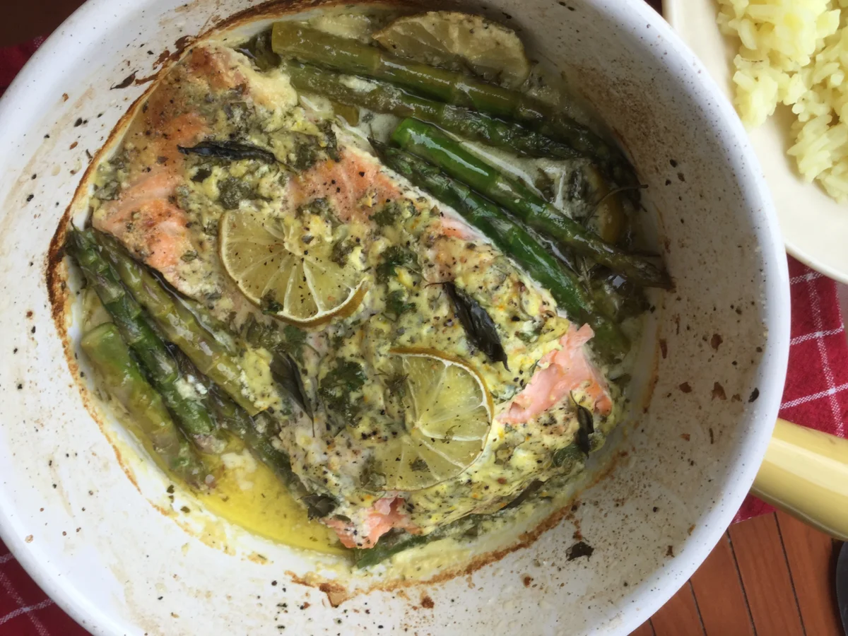 Lachs im Backofen mit Kräuter-Creme-Fraiche und grünem Spargel - Rezept - Bild Nr. 5846