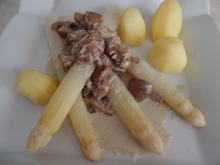 Spargel mit Champignons-Käse-Sauce - Rezept - Bild Nr. 5853