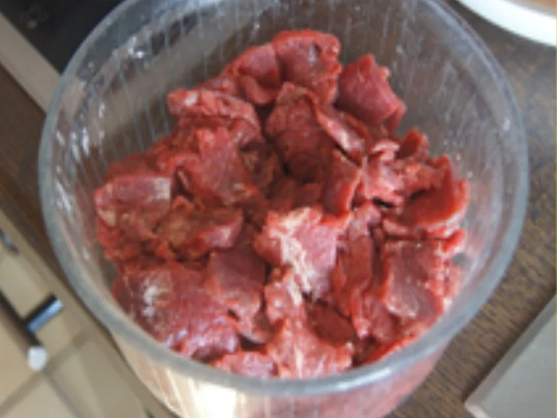 Rindfleisch mit Paprika und gelber Reis mit Erbsen - Rezept - Bild Nr. 5889