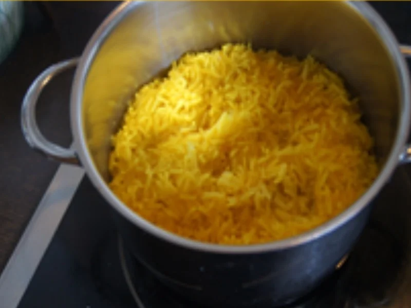 Rindfleisch mit Paprika und gelber Reis mit Erbsen - Rezept - Bild Nr. 5903