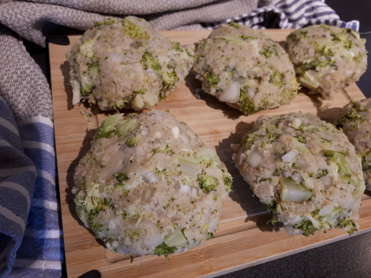 Rezept: BiNe` S BROCCOLIFLADEN Bild Nr. 5888 BiNe` S BROCCOLIFLADEN - Rezept - Bild Nr. 5888