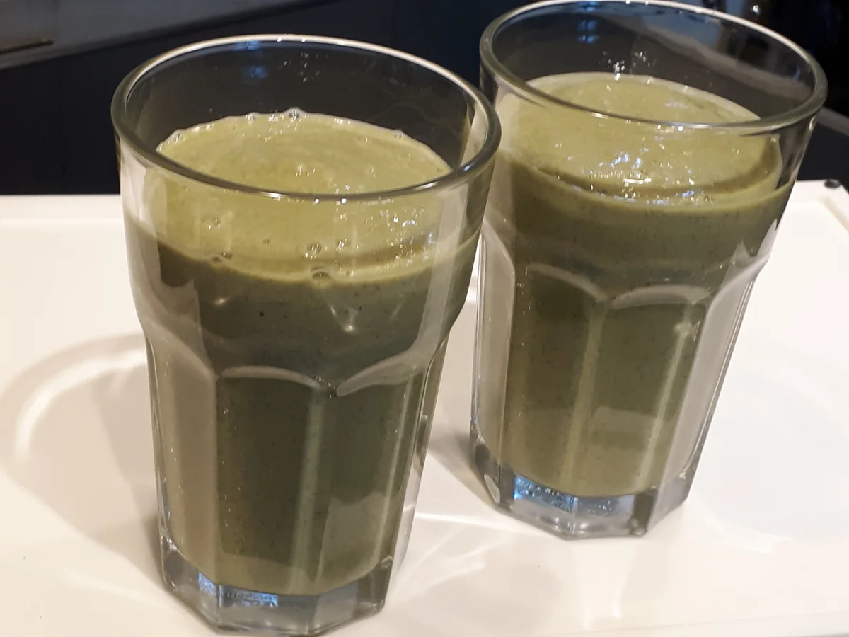 Rezept: BiNe` S GRÜNER SMOOTHIE Bild Nr. 5890 BiNe` S GRÜNER SMOOTHIE - Rezept - Bild Nr. 5890