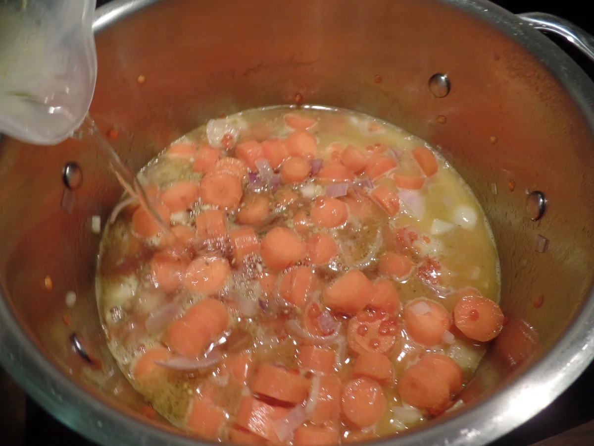 Möhren-Linsen-Suppe mit Mettbällchen - Rezept - Bild Nr. 5888