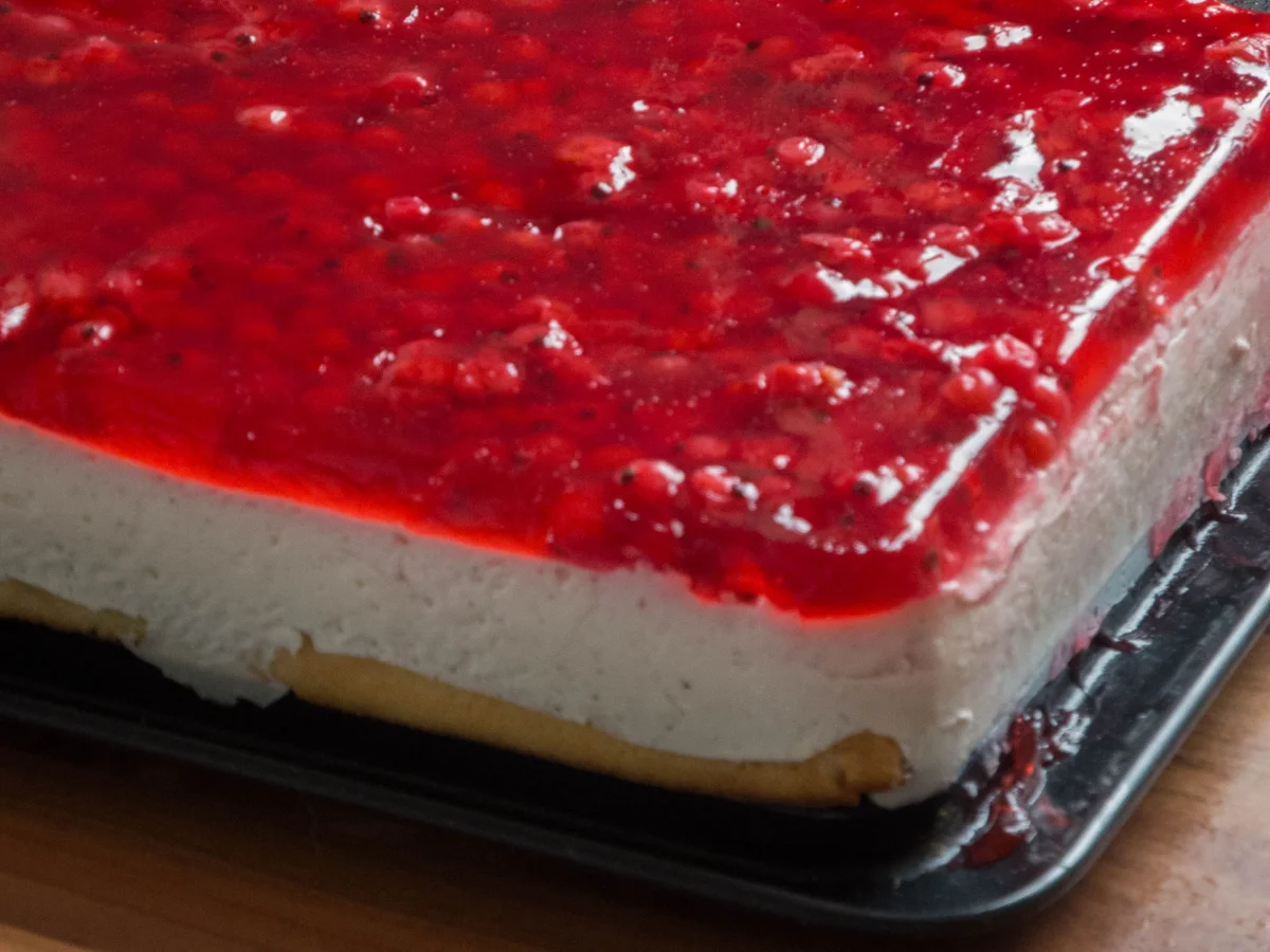 Kuchen ohne backen: Johannisbeer-Quark-Joghurt-Schnitten - Rezept - Bild Nr. 5893