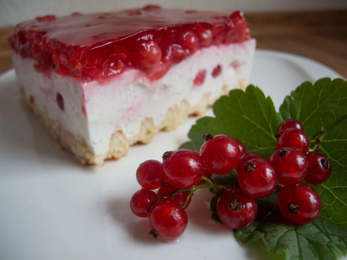 Kuchen ohne backen: Johannisbeer-Quark-Joghurt-Schnitten - Rezept - Bild Nr. 5894