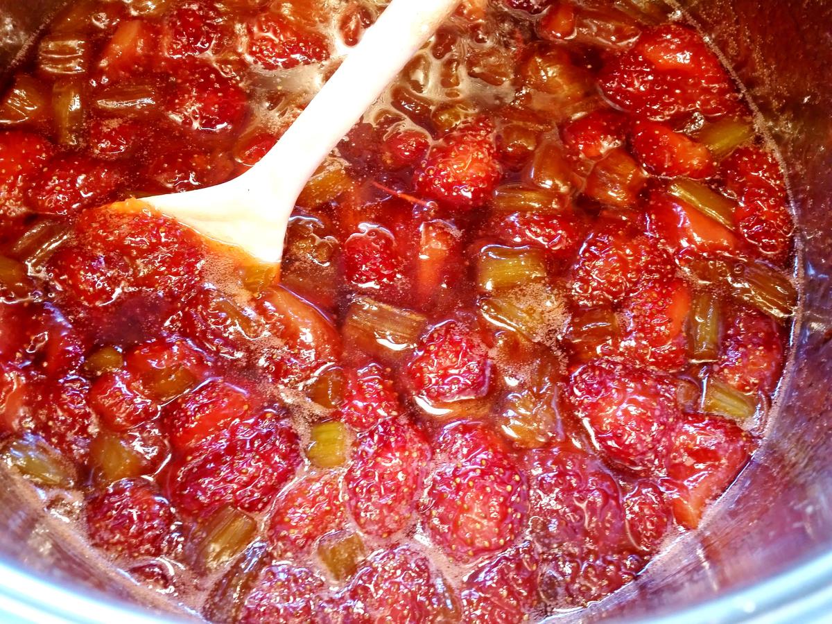Konfitüre von Rhabarber mit Erdbeeren und Vanille - Rezept - Bild Nr. 5906
