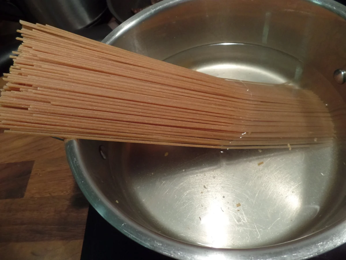 Rezept: Vollkornspaghetti und Möhrenspaghetti mit Champigons Bild Nr. 5888 Vollkornspaghetti und Möhrenspaghetti mit Champigons - Rezept - Bild Nr. 5888