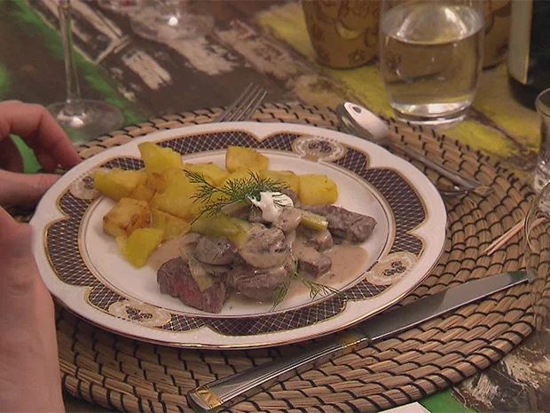 Rezept: Stroganoff mit frittierten Kartoffeln Bild Nr. 5888 Stroganoff mit frittierten Kartoffeln - Rezept - Bild Nr. 5888