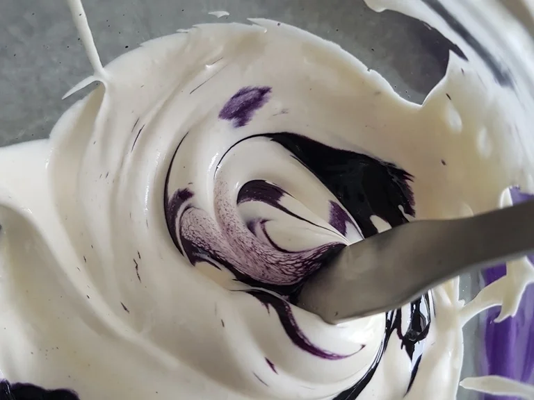 Rezept: Biskuitrolle mit "Mango Mascarpone" Füllung Bild Nr. 5891 Biskuitrolle mit "Mango Mascarpone" Füllung - Rezept - Bild Nr. 5891