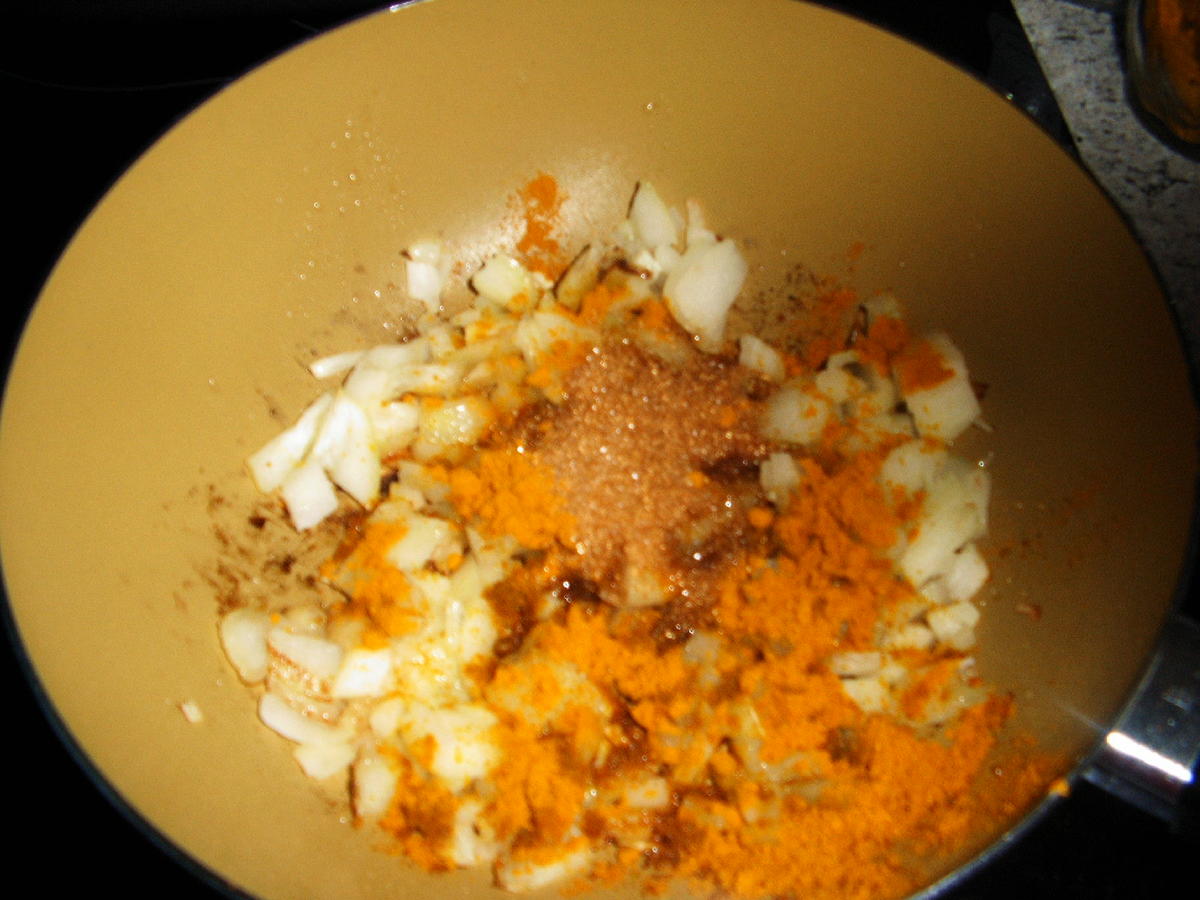 Currywurst mit einer tollen Soße - Rezept - Bild Nr. 5902