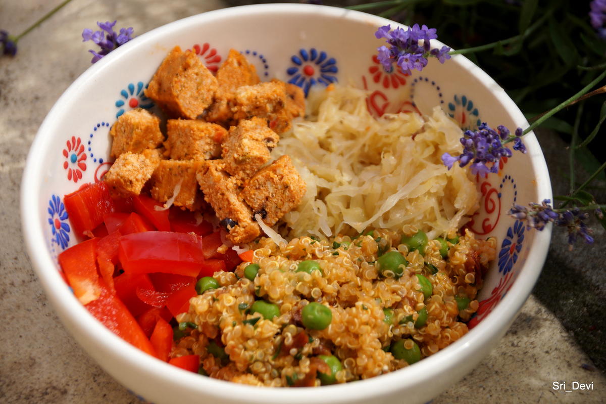 Protein-Bowl mit Erbsen, Tofu und Quinoa - Rezept - Bild Nr. 6322