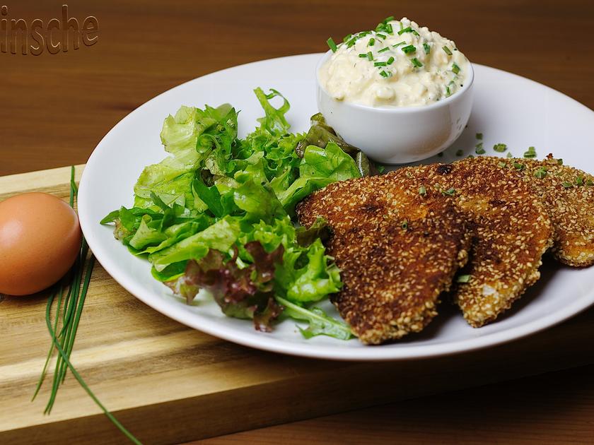 Sellerie-Sesam-Schnitzel mit Eierdipp - Rezept - kochbar.de