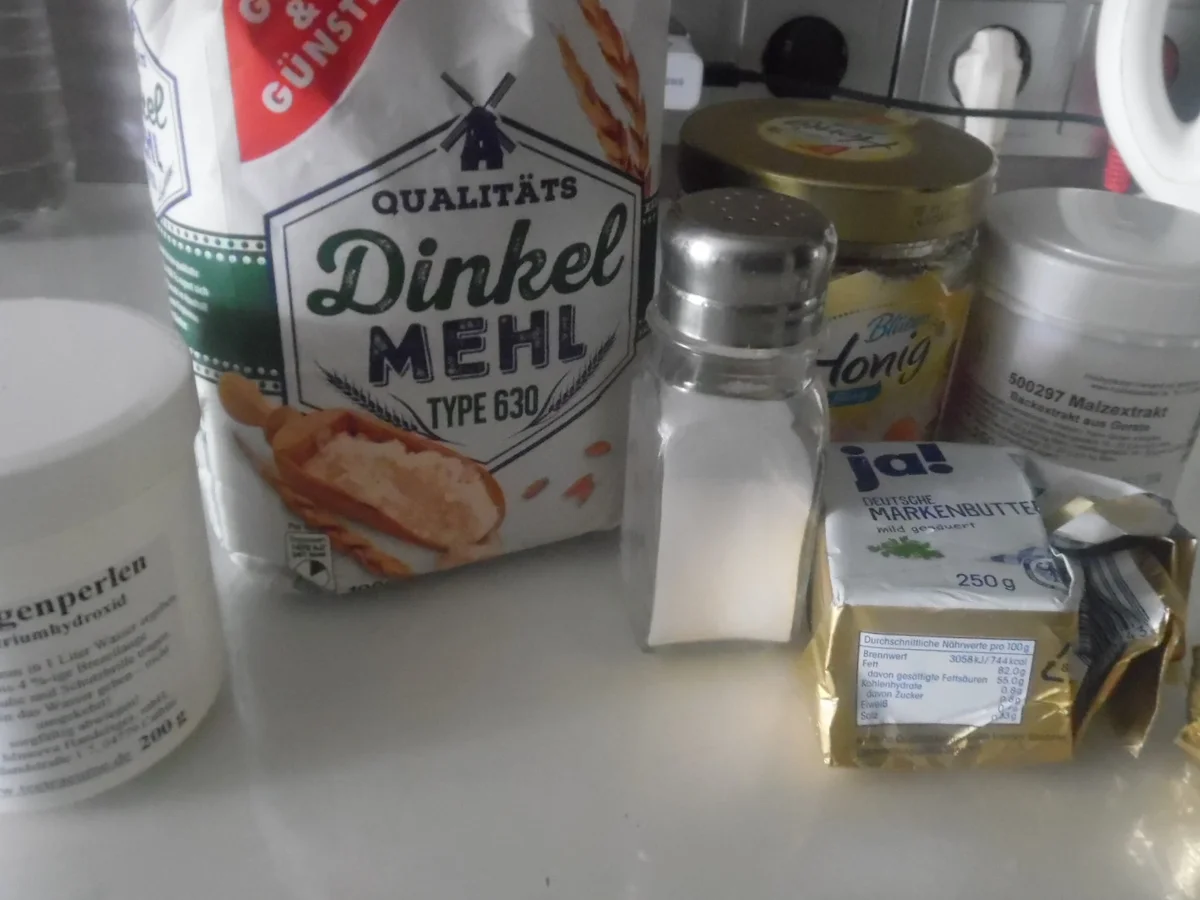 "WM-Laugenbrötchen" - Rezept - Bild Nr. 11