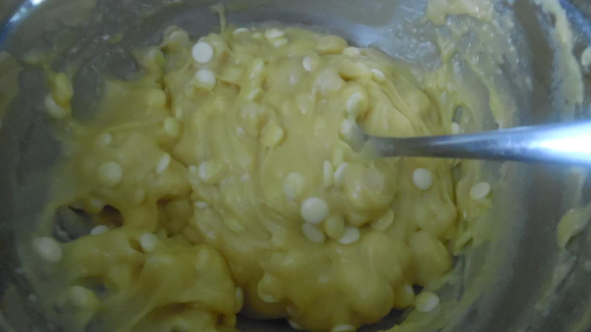 Macadamia-Muffins mit weißer Schokolade und Salzkaramell - Rezept - Bild Nr. 5913