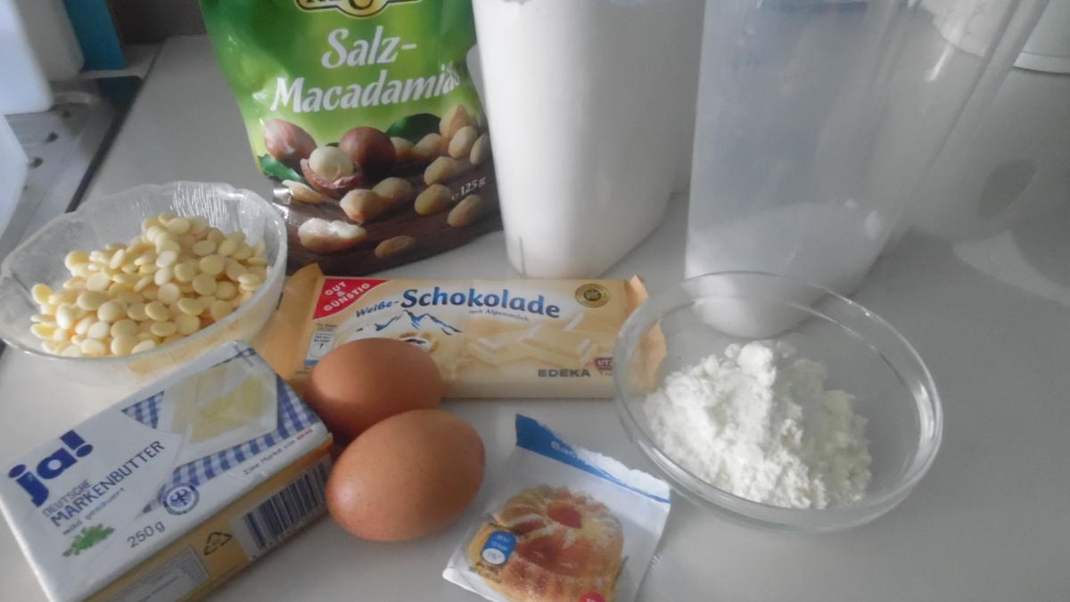 Macadamia-Muffins mit weißer Schokolade und Salzkaramell - Rezept - Bild Nr. 5918