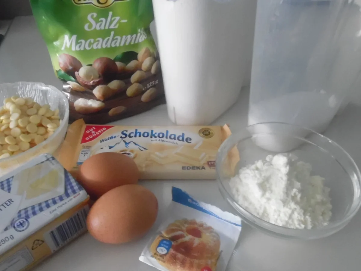 Macadamia-Muffins mit weißer Schokolade und Salzkaramell - Rezept - Bild Nr. 5918