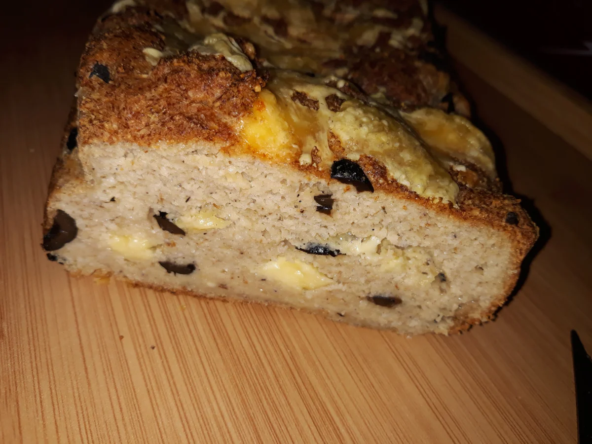 Rezept: Quarkbrot mit schwarzen Oliven Bild Nr. 5917 Quarkbrot mit schwarzen Oliven - Rezept - Bild Nr. 5917