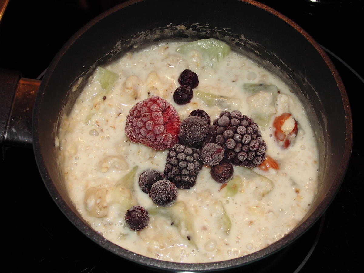 Porridge / Haferbrei mit Mandeln und Früchten - Rezept - Bild Nr. 3
