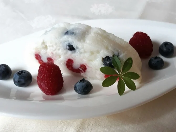 Buttermilch - Beeren - Terrine - Rezept - Bild Nr. 5928