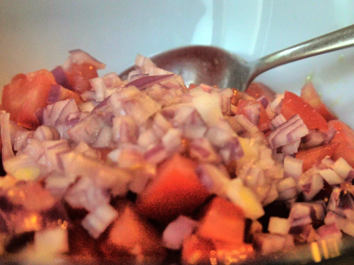 Rezept: Lauwarmer Bratkartoffel-Tomaten-Salat Bild Nr. 5943 Lauwarmer Bratkartoffel-Tomaten-Salat - Rezept - Bild Nr. 5943