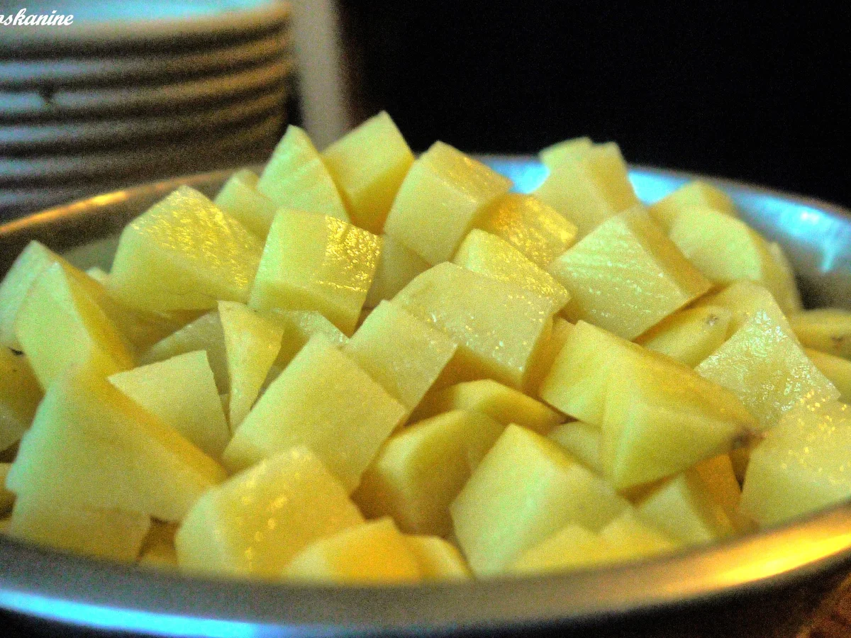 Rezept: Lauwarmer Bratkartoffel-Tomaten-Salat Bild Nr. 5943 Lauwarmer Bratkartoffel-Tomaten-Salat - Rezept - Bild Nr. 5943