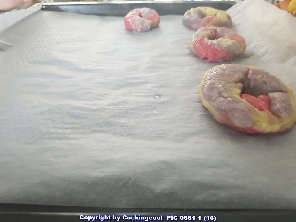 Rezept: VEGANE "Rainbow Bagel`s und das OMNI "Bagel`s Grundrezept" Bild Nr. 5952 VEGANE "Rainbow Bagel`s und das OMNI "Bagel`s Grundrezept" - Rezept - Bild Nr. 5952