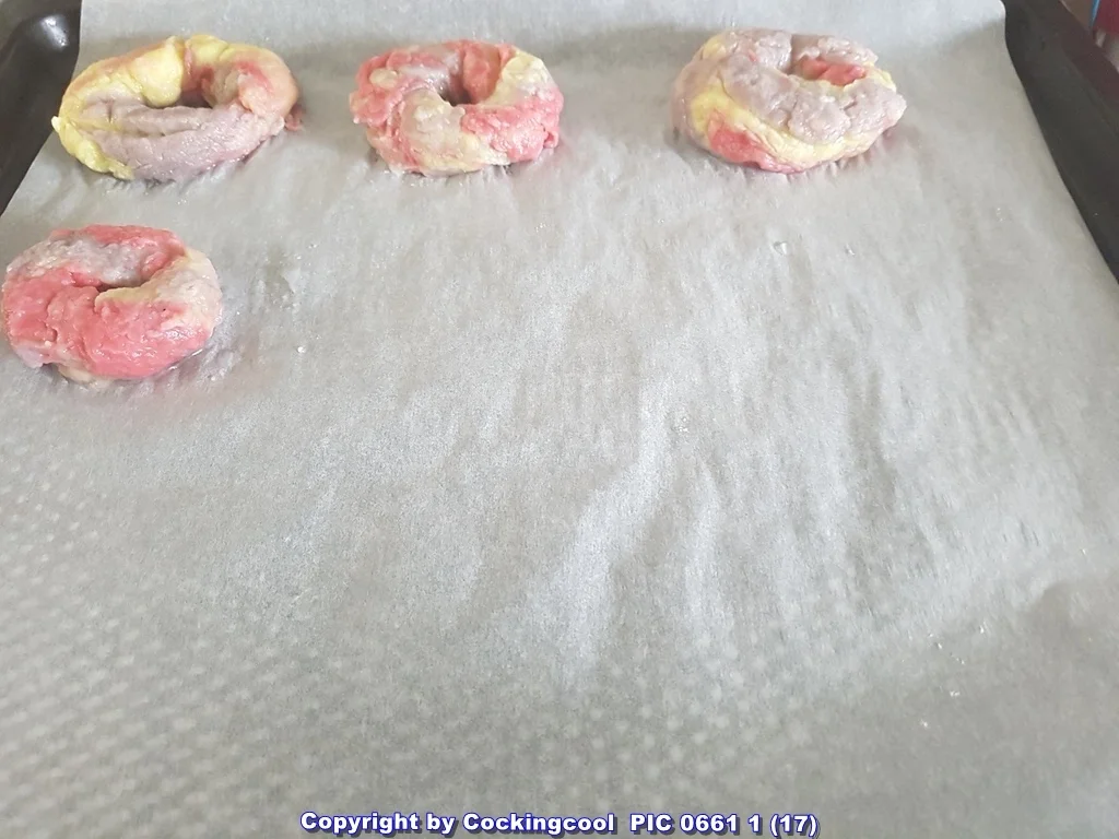 Rezept: VEGANE "Rainbow Bagel`s und das OMNI "Bagel`s Grundrezept" Bild Nr. 5956 VEGANE "Rainbow Bagel`s und das OMNI "Bagel`s Grundrezept" - Rezept - Bild Nr. 5956