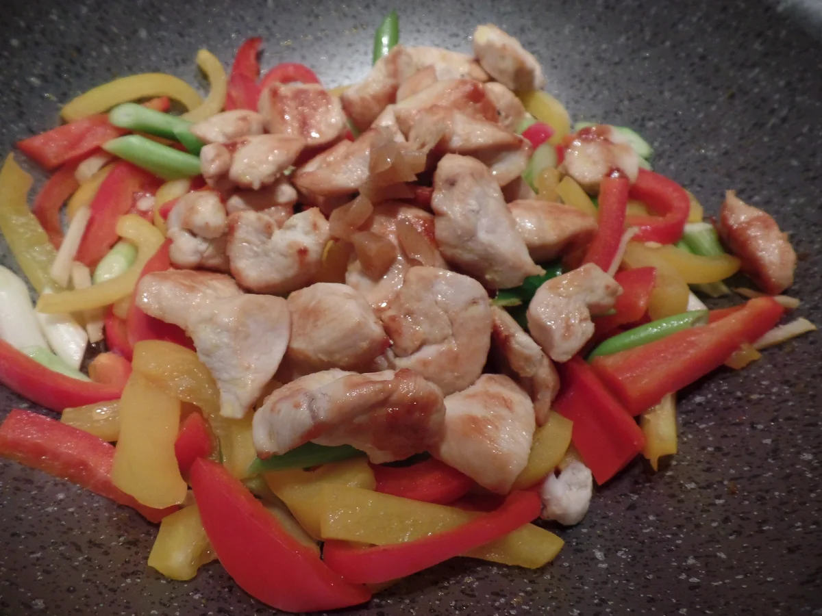 Asiatische Nudelpfanne - Rezept - Bild Nr. 5963