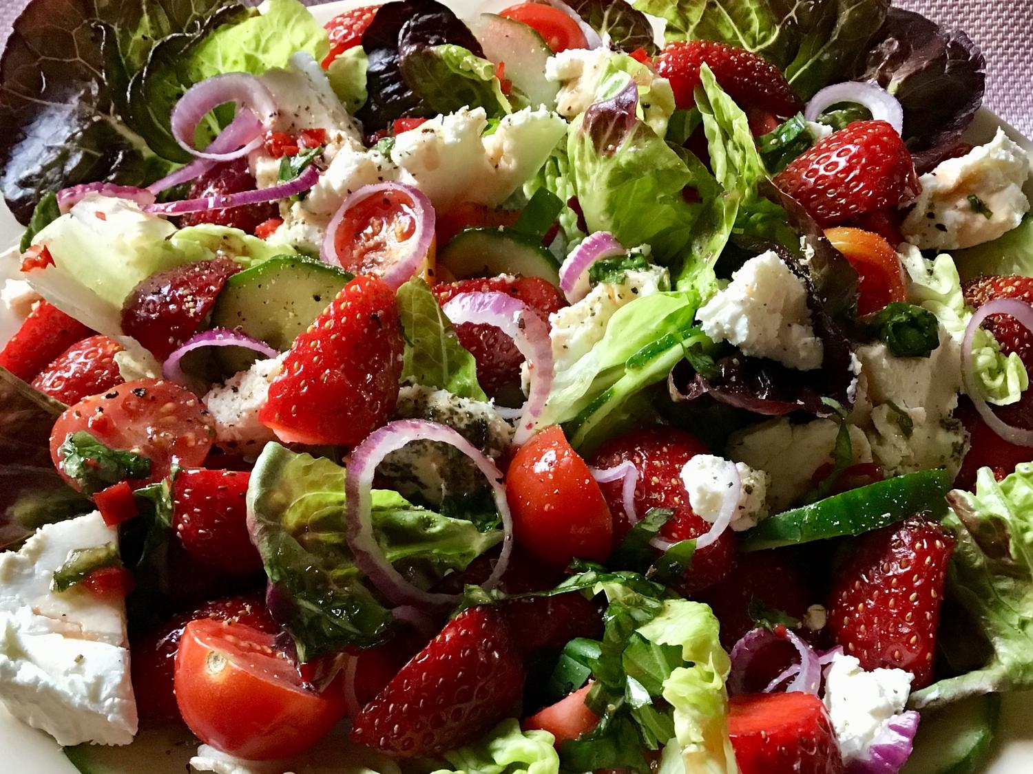 Gemischter Erdbeer-Salat - Rezept mit Bild - kochbar.de