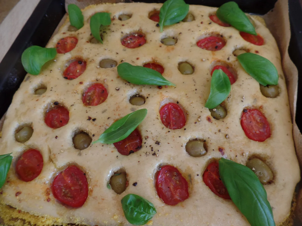 Rezept: Tomaten-Oliven-Focaccia Bild Nr. 5982 Tomaten-Oliven-Focaccia - Rezept - Bild Nr. 5982