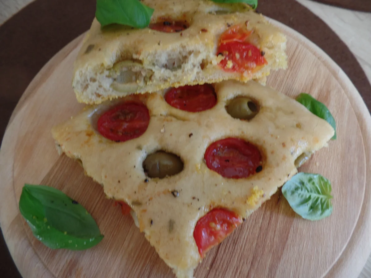 Rezept: Tomaten-Oliven-Focaccia Bild Nr. 5983 Tomaten-Oliven-Focaccia - Rezept - Bild Nr. 5983