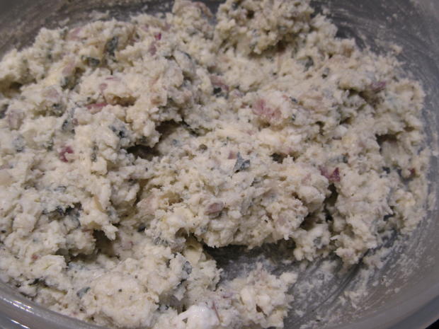 Pasta: Gefüllte Gnocchi mit Salbeibutter - Rezept - kochbar.de