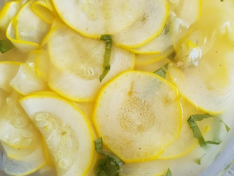 Süss-Sauer eingelegte "rohe Zucchini" aus dem Garten - Rezept - Bild Nr. 6041
