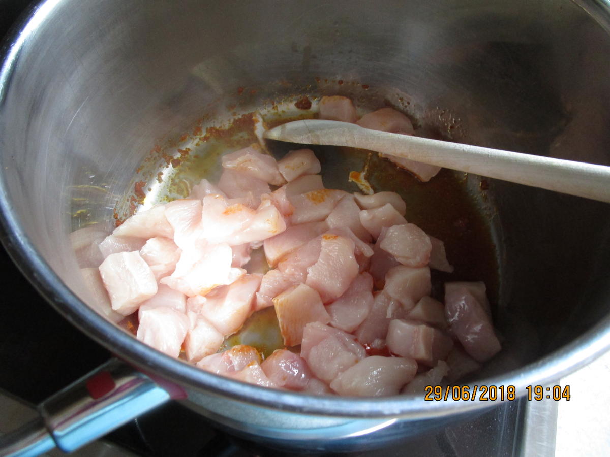 Hähnchenbrust m. Filet zu Bandnudeln aus Zucchini/Möhren und Tomatensauce - Rezept - Bild Nr. 6040