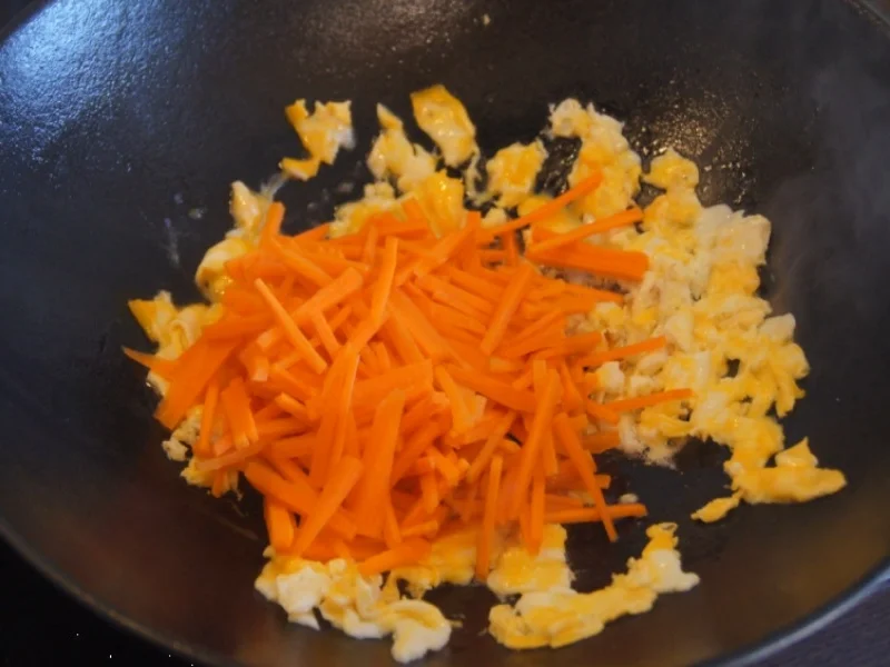 Mie-Nudeln mit Ei, Gemüse und Sprossen - Rezept - Bild Nr. 6043