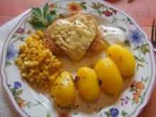 Schweinerückenschnitzel mit Buttermais und gelben Kümmel-Kartoffeln - Rezept - Bild Nr. 6047