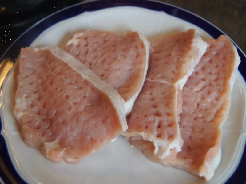 Schweinerückenschnitzel mit Buttermais und gelben Kümmel-Kartoffeln - Rezept - Bild Nr. 6049