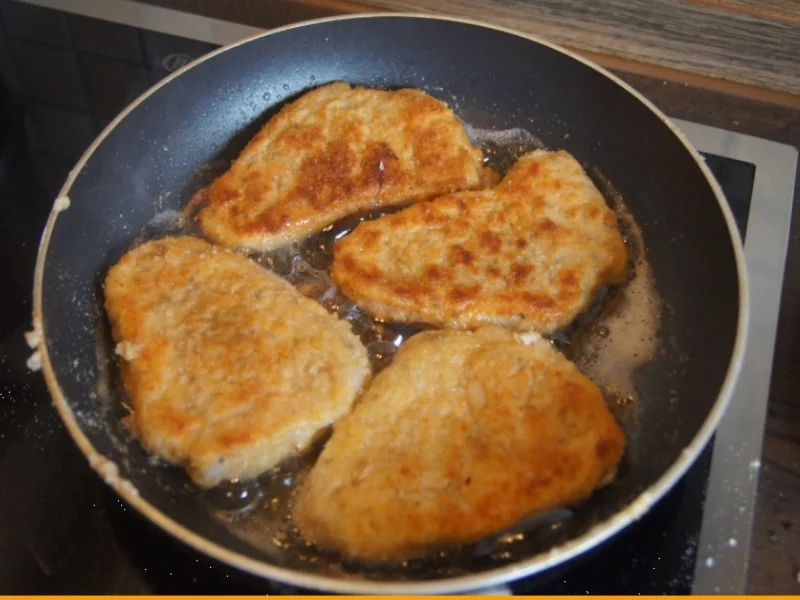 Schweinerückenschnitzel mit Buttermais und gelben Kümmel-Kartoffeln - Rezept - Bild Nr. 6051