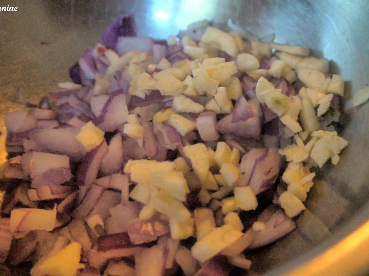 Rezept: Currywurstgulasch Bild Nr. 3 Currywurstgulasch - Rezept - Bild Nr. 3