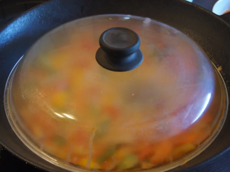 Rezept: Thailändisches rotes Curry mit gelben Basmati Reis Bild Nr. 6053 Thailändisches rotes Curry mit gelben Basmati Reis - Rezept - Bild Nr. 6053